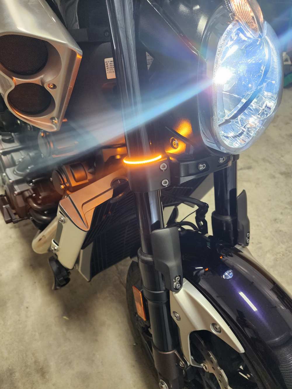 YAMAHA VMAX 2013 1,700 cc  4,500 miles Mint and rare to find now-img-3