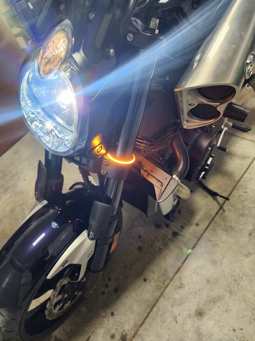 YAMAHA VMAX 2013 1,700 cc  4,500 miles Mint and rare to find now-img-4