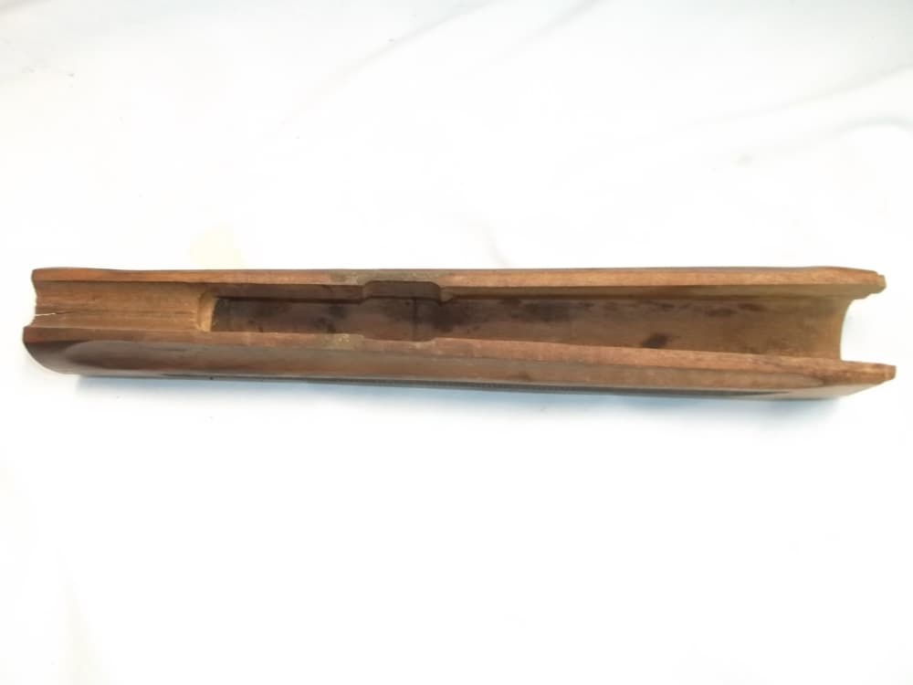 WOOD FACTORY FORE ARM GRIP, 12GA. SHOTGUN, MAYBE BROWING? -img-2