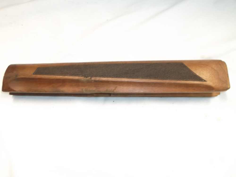 WOOD FACTORY FORE ARM GRIP, 12GA. SHOTGUN, MAYBE BROWING? -img-1