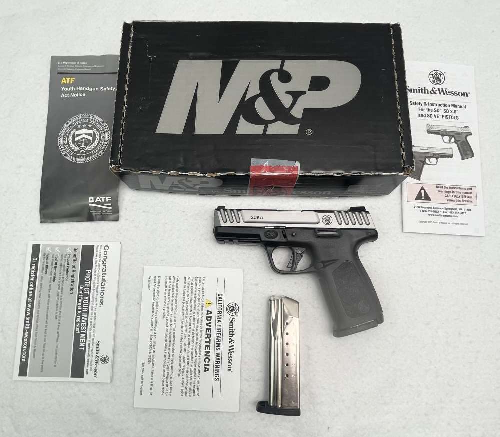 Smith & Wesson SD9 2.0 9mm semi auto pistol -img-0