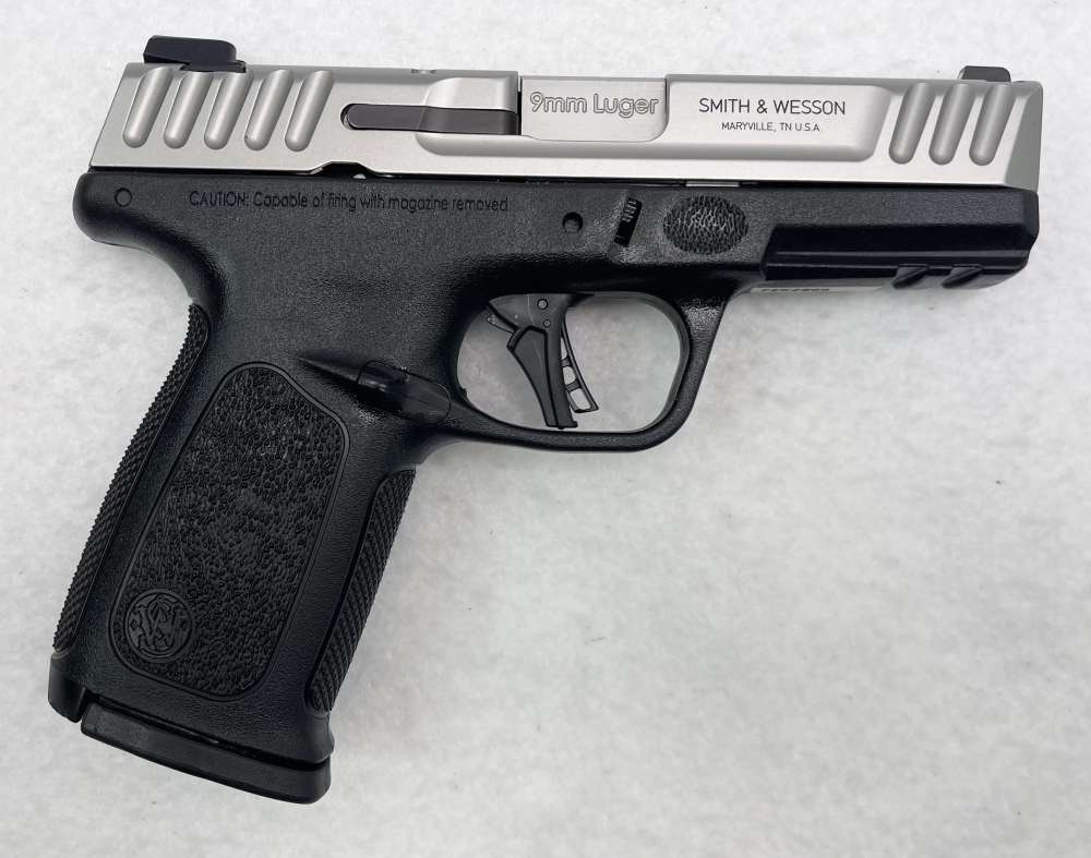 Smith & Wesson SD9 2.0 9mm semi auto pistol -img-2