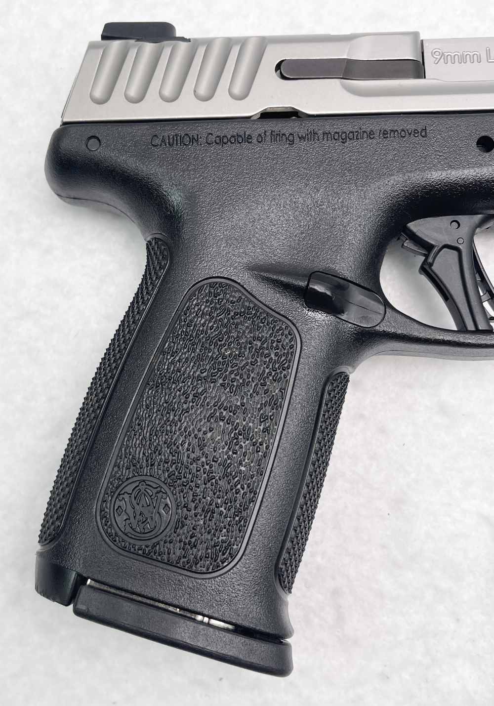 Smith & Wesson SD9 2.0 9mm semi auto pistol -img-1