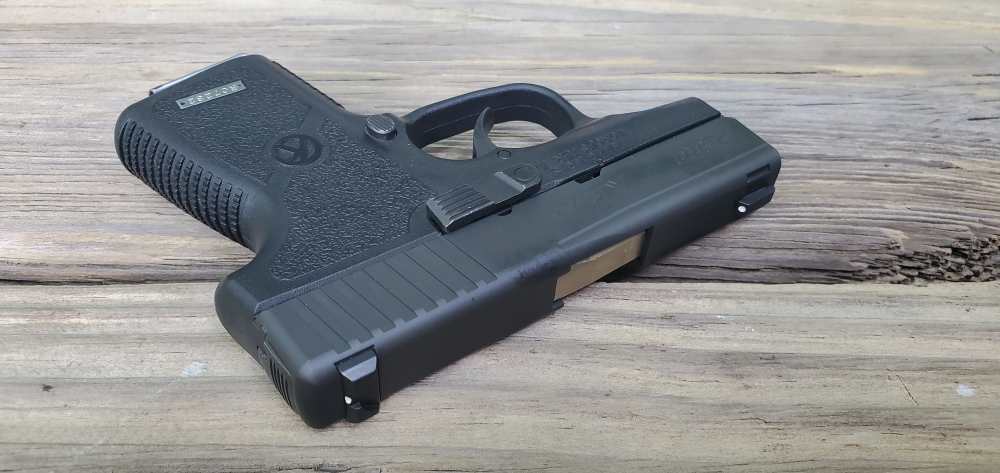 Great condition Kahr P380 Black, 2 holsters, plus box and papers-img-1