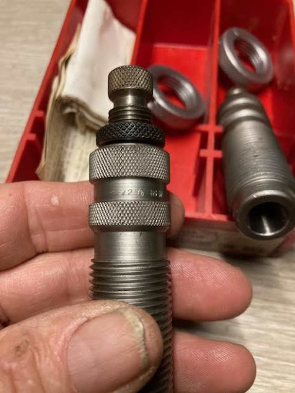 CH brand 22-250 2 die set used dood cond. box/instructions-img-2