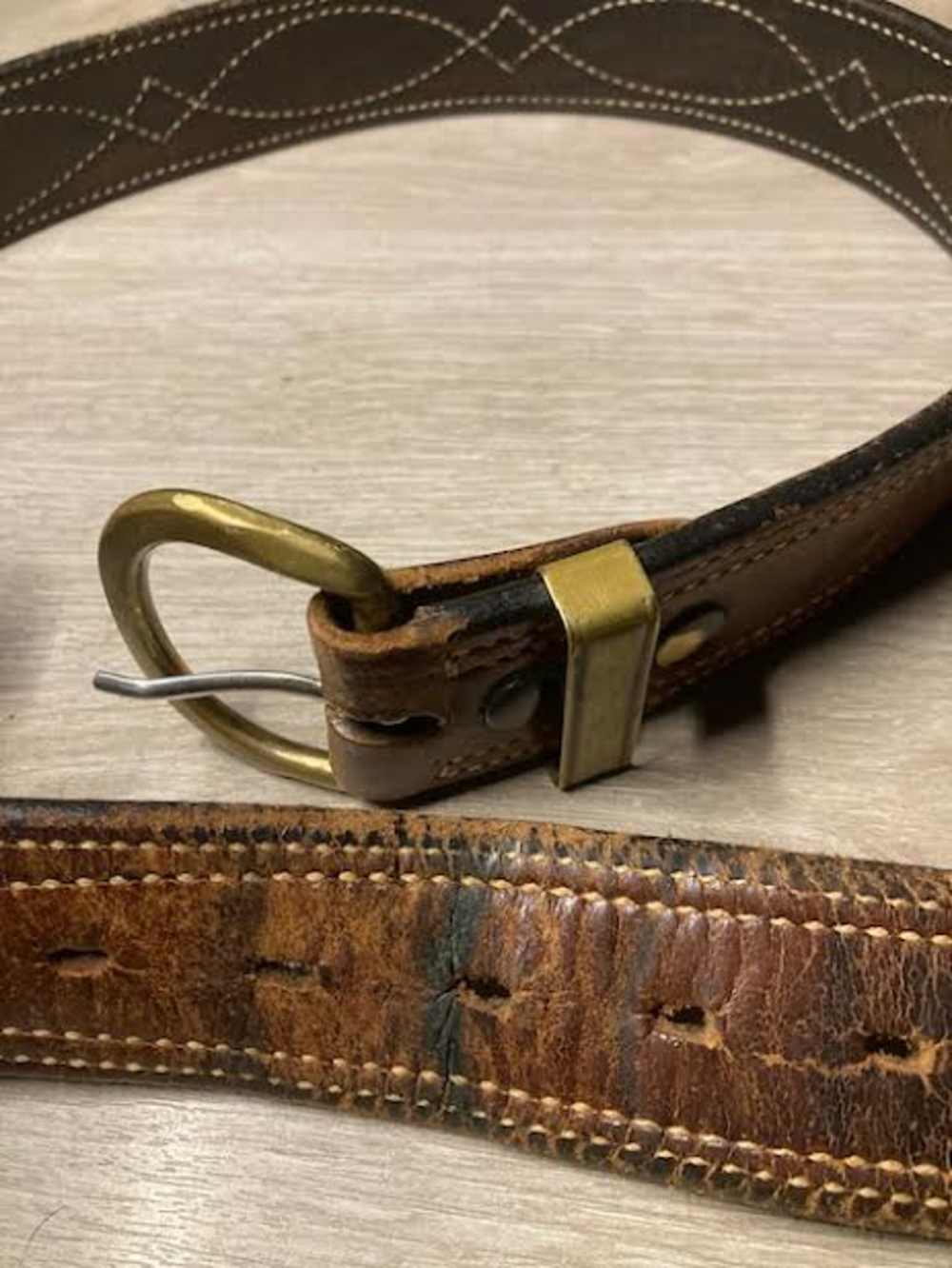 Bianchi  B10 saddle leather holster belt used good condition. 34"-img-3