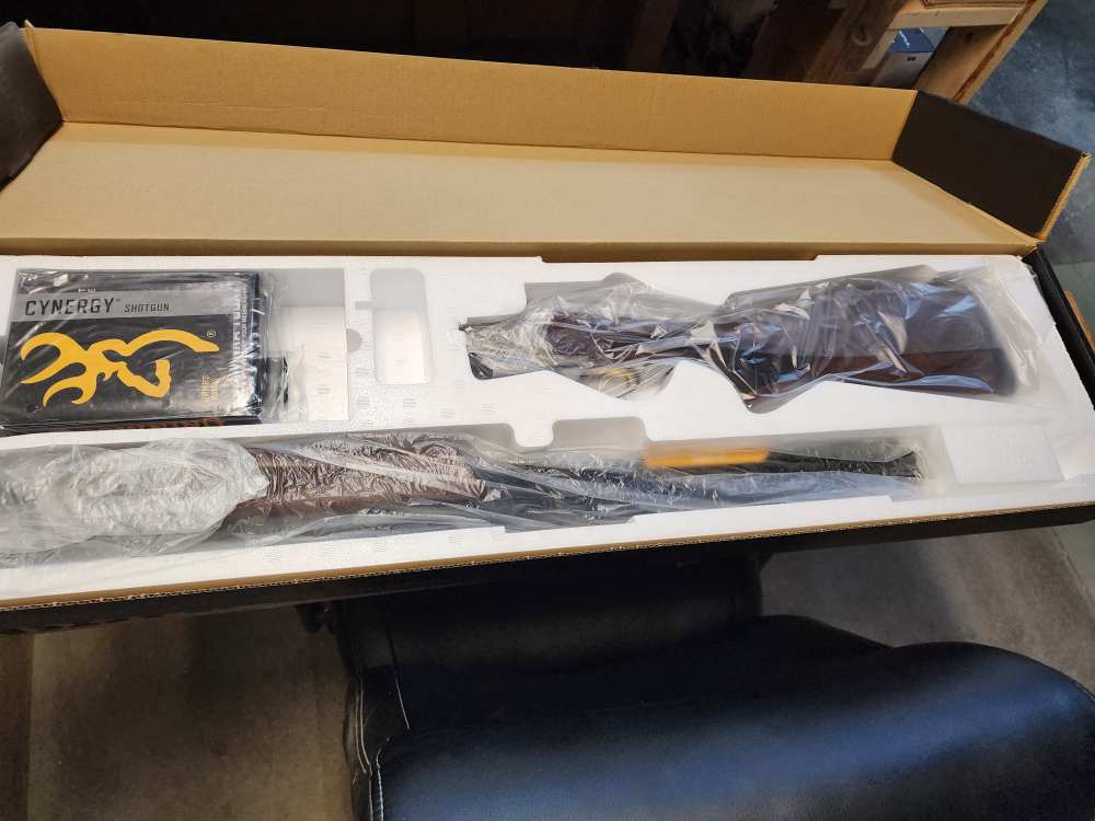 PICS! NEW BROWNING CYNERGY O/U FIELD 12 GAUGE 28" WALNUT 60/40 POI 3" 28-img-2