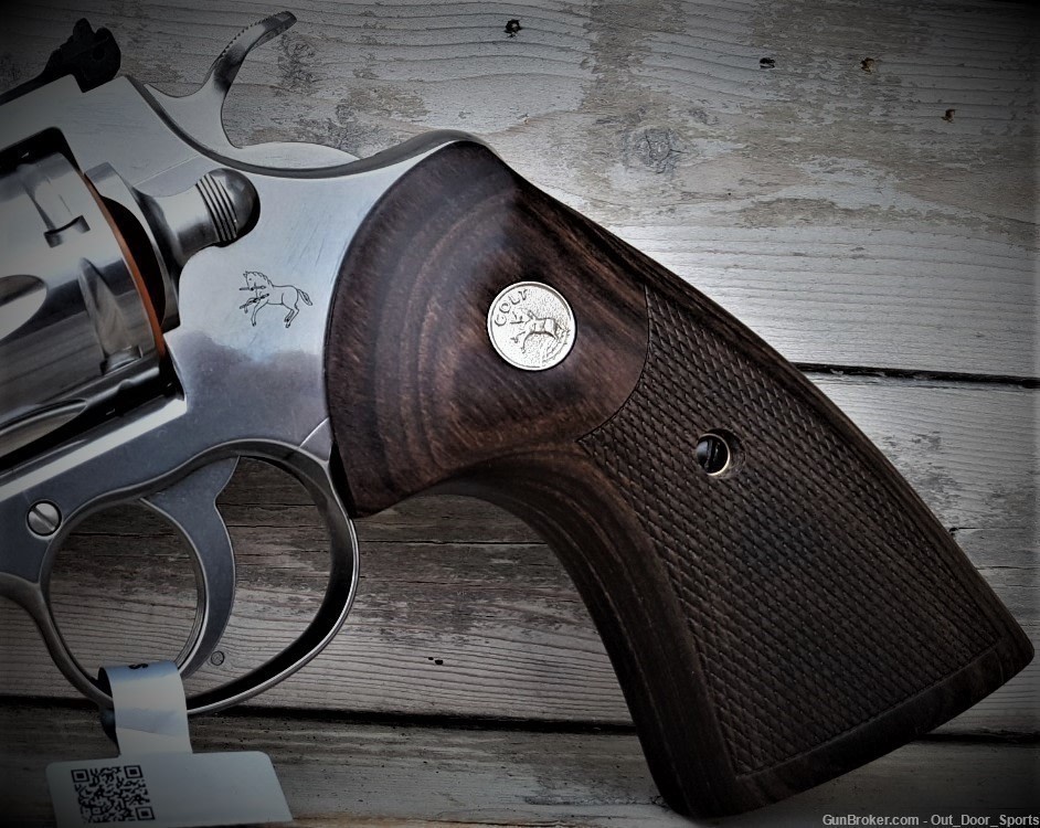 Colt Python  4.25" Barrel 6 Rounds Walnut Grips /EZ PAY $90-img-1