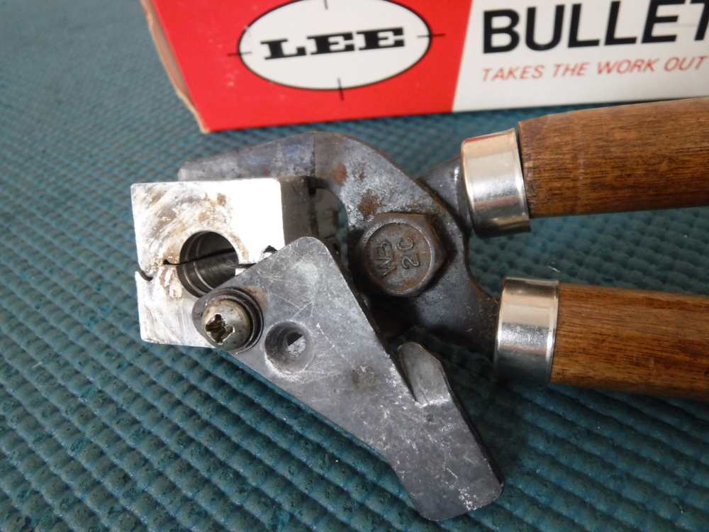 Lee 1 Cavity Bullet Mold .457 340 Grain .45-70 Flat Nose-img-1