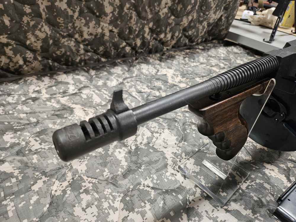 1928A1 Thompson SMG Dummy Gun w/ Drum & Mag!-img-5