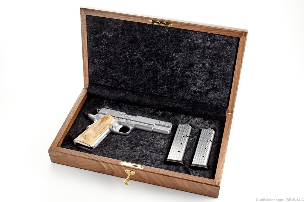 Nighthawk Custom Silver VIP Commander 9mm - Stainless Amazing-img-6