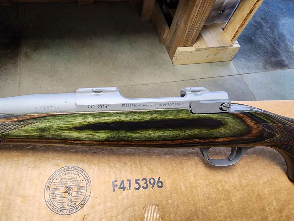PICS! NEW RUGER HAWKEYE PREDATOR .204 RUGER 24" STAINLESS M 77 204 24 GREEN-img-18