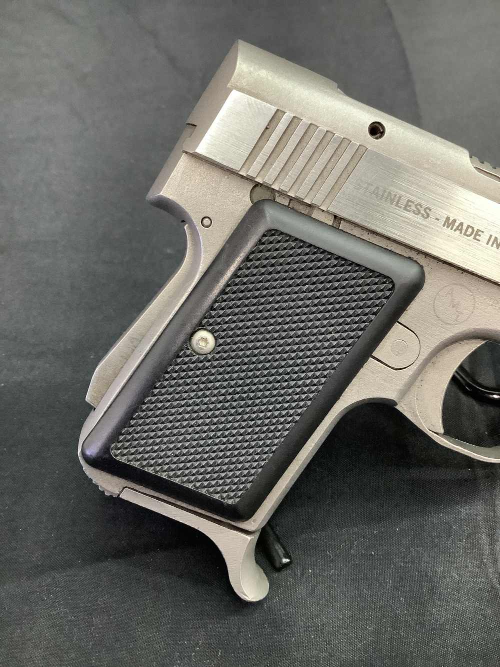 Arcadia Machine & Tool AMT Backup 380 acp (9mm Kurz) w/ holster-img-3