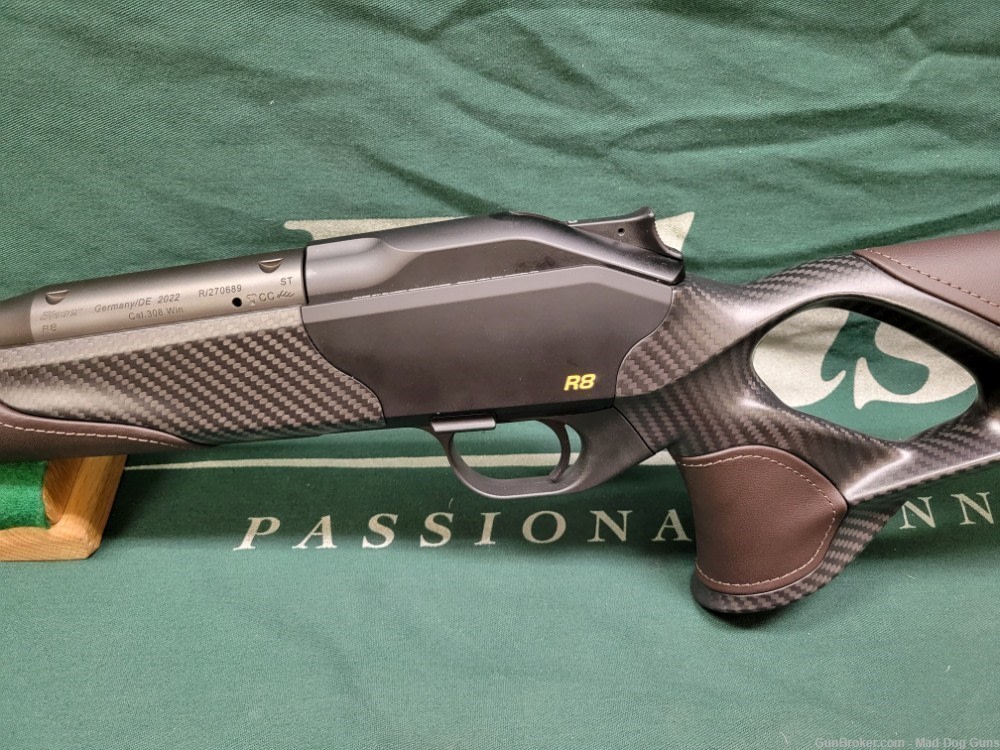 BLASER R8 ULTIMATE, R.H,  CARBON FIBER, LEATHER INSETS, ATZL TRIGGER.-img-4