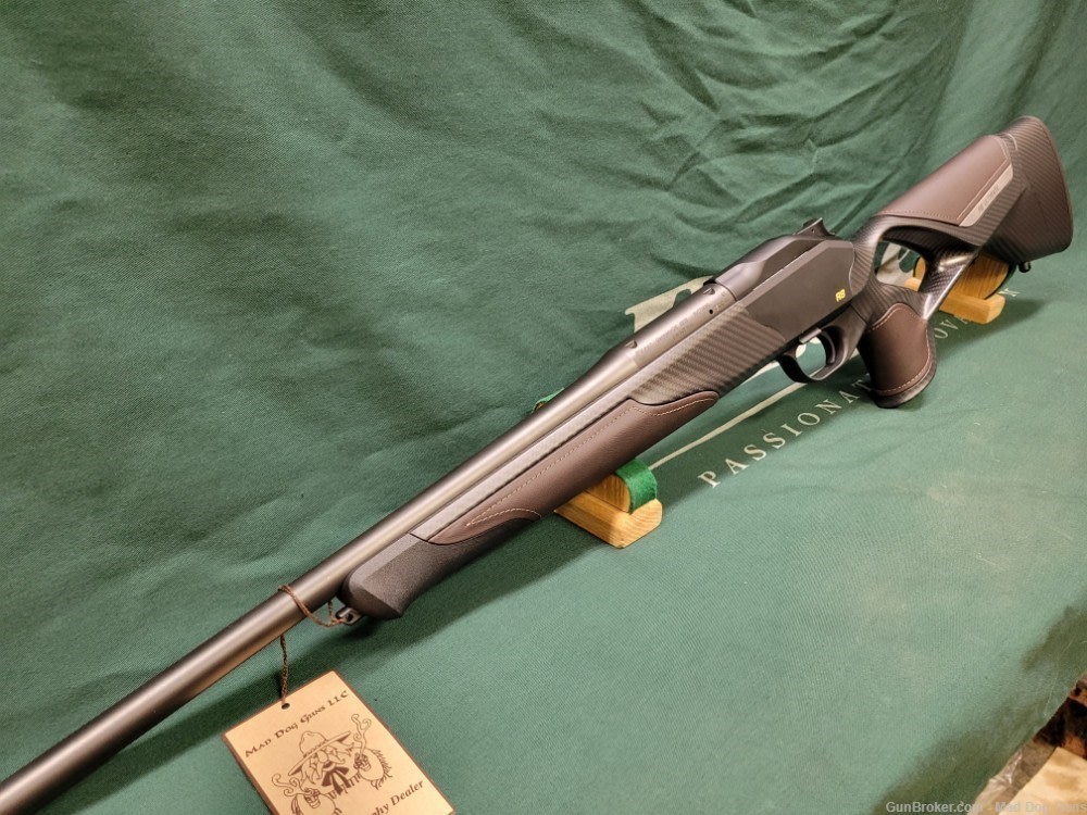 BLASER R8 ULTIMATE, R.H,  CARBON FIBER, LEATHER INSETS, ATZL TRIGGER.-img-0