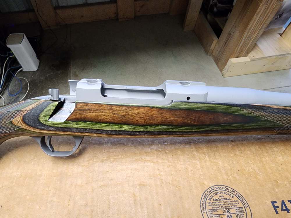 PICS! NEW RUGER HAWKEYE PREDATOR .204 RUGER 24" STAINLESS M 77 204 24 GREEN-img-9