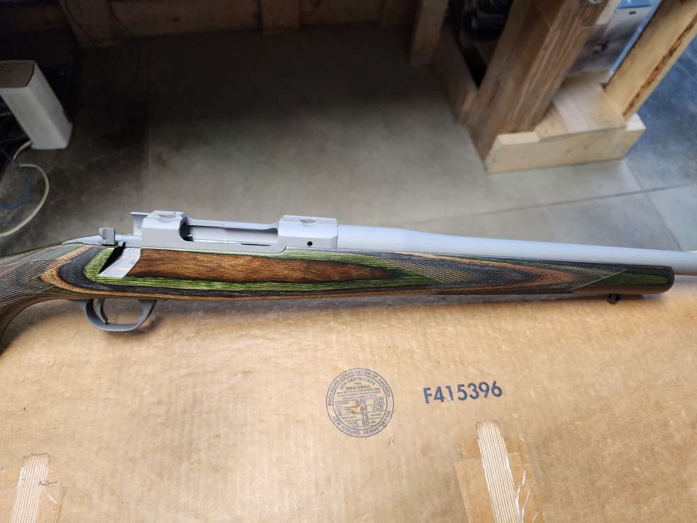 PICS! NEW RUGER HAWKEYE PREDATOR .204 RUGER 24" STAINLESS M 77 204 24 GREEN-img-8