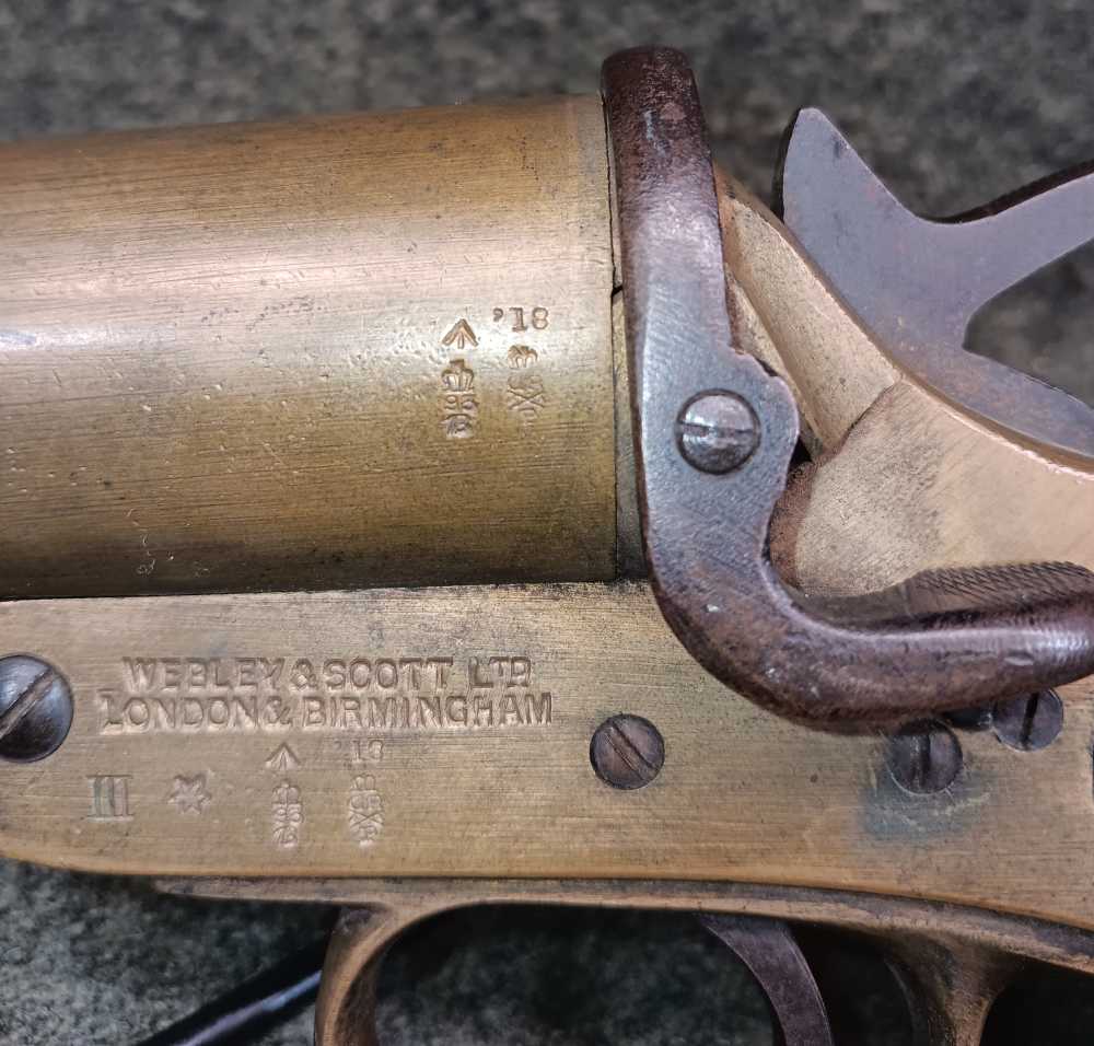 Original WWI British Webley & Scott No. 1 Mk III Signal Pistol-img-11
