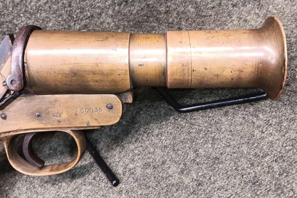 Original WWI British Webley & Scott No. 1 Mk III Signal Pistol-img-5