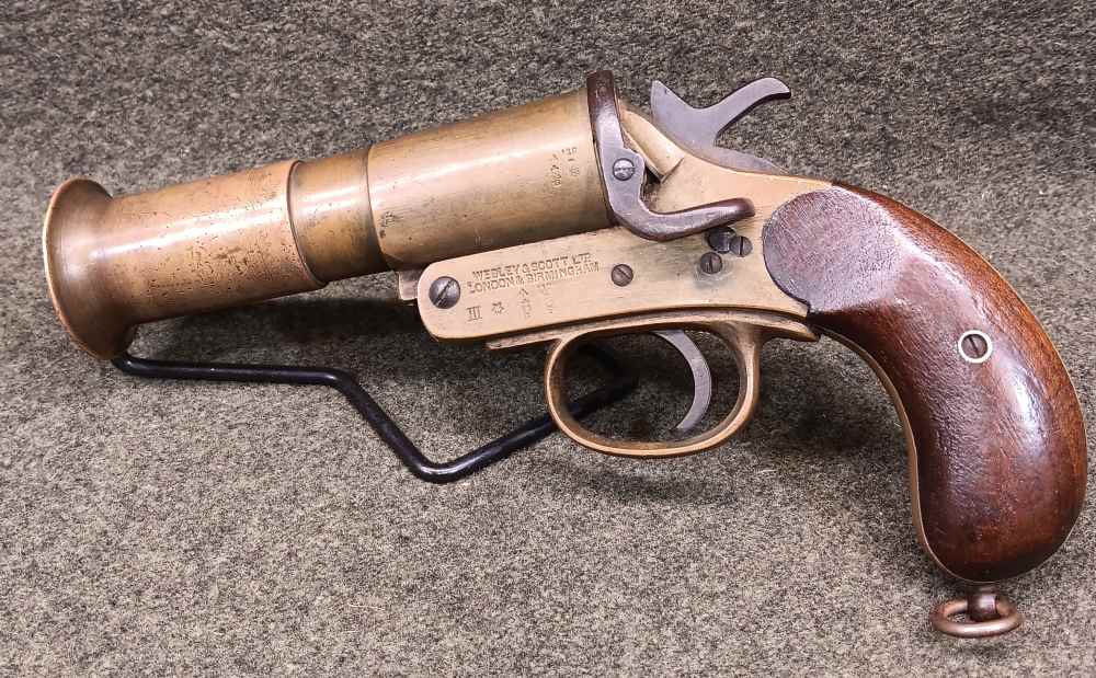 Original WWI British Webley & Scott No. 1 Mk III Signal Pistol-img-7
