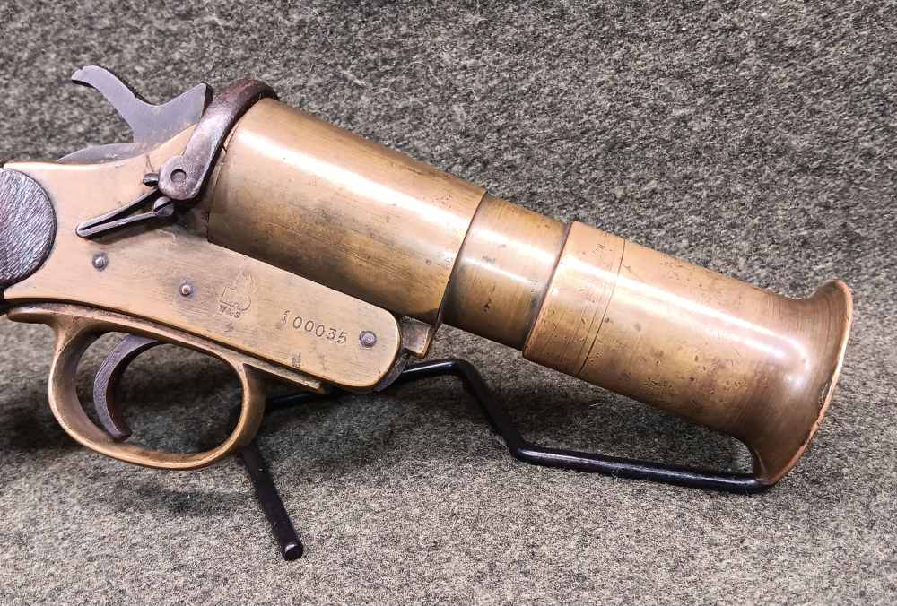 Original WWI British Webley & Scott No. 1 Mk III Signal Pistol-img-4