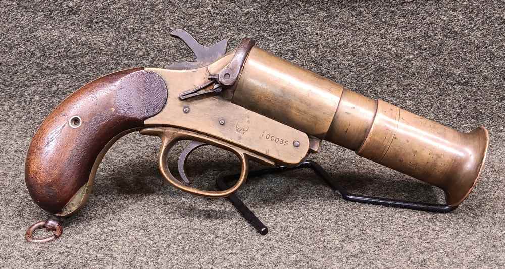 Original WWI British Webley & Scott No. 1 Mk III Signal Pistol-img-0
