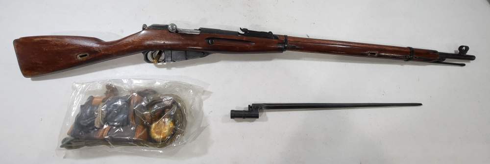1942 Izhevsk M91/30 Mosin Nagant Matching w/ Matching Bayonet Unopened Kit-img-0