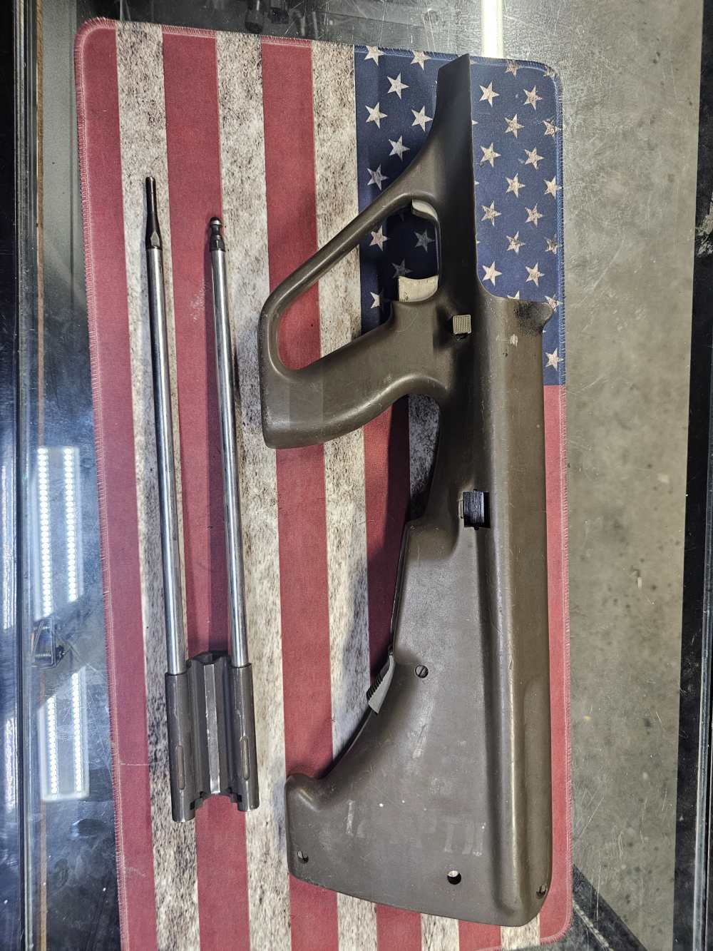 Styer Aug stock and full auto bolt Carrie -img-0