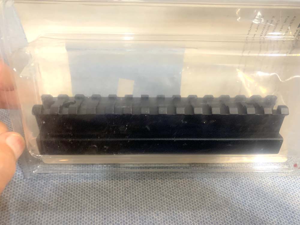 Weaver AR-15 Single Rail Base, Flat Top Mount, #48321, New Old Stock-img-1