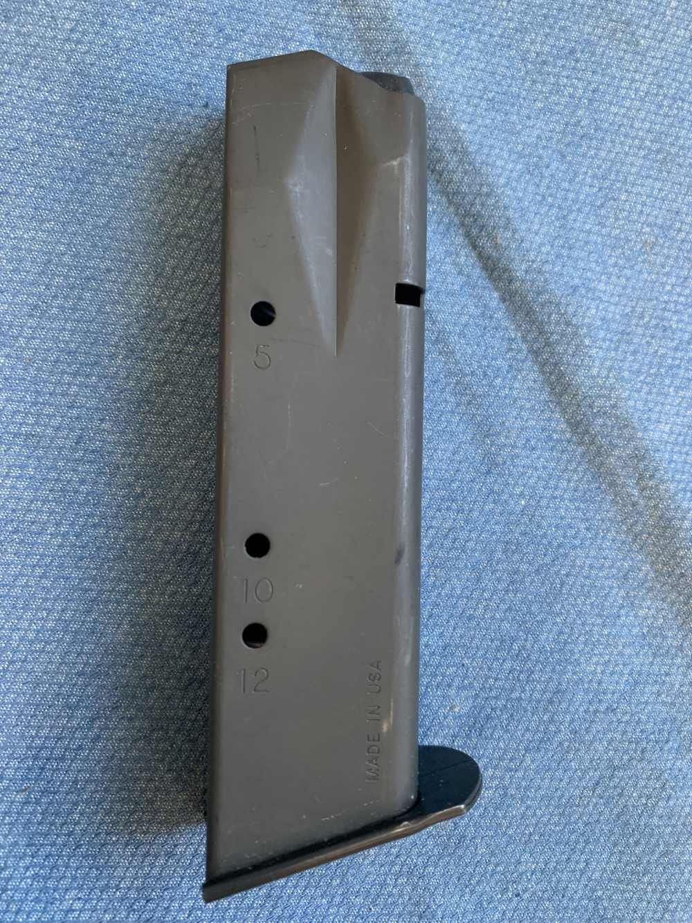 Sig Sauer 226 12-round 357SIG/40S&W magazine, used excellent-img-0