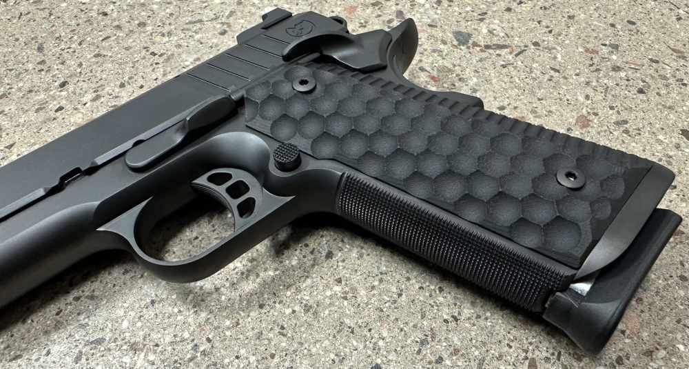 Nighthawk Custom 1911 Vice President Commander 4.25" 9MM DLC IOS Gold 0322-img-4