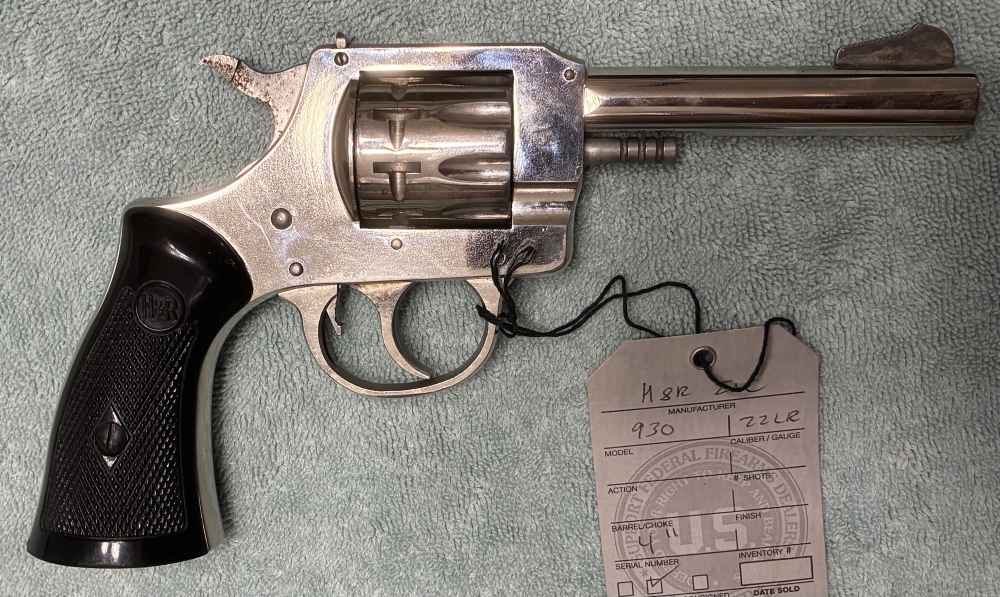 H&R 930 22 LR 4” Factory Nickel Finish  9 Shot VERY NICE-img-4