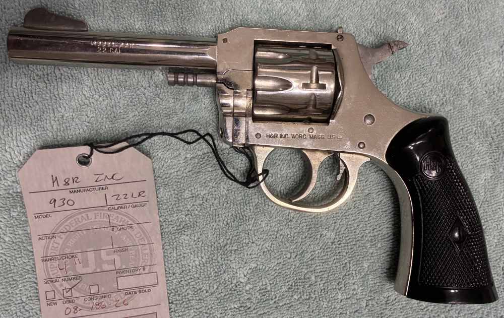 H&R 930 22 LR 4” Factory Nickel Finish  9 Shot VERY NICE-img-1