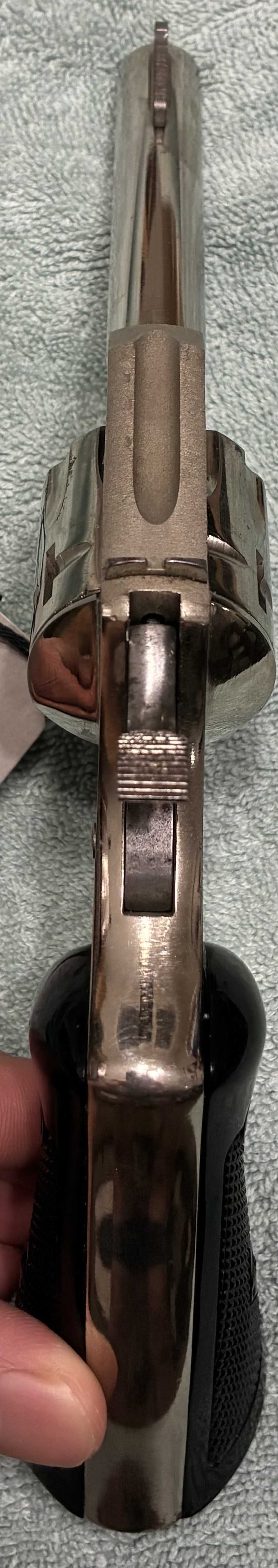 H&R 930 22 LR 4” Factory Nickel Finish  9 Shot VERY NICE-img-6