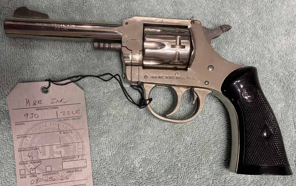 H&R 930 22 LR 4” Factory Nickel Finish  9 Shot VERY NICE-img-2