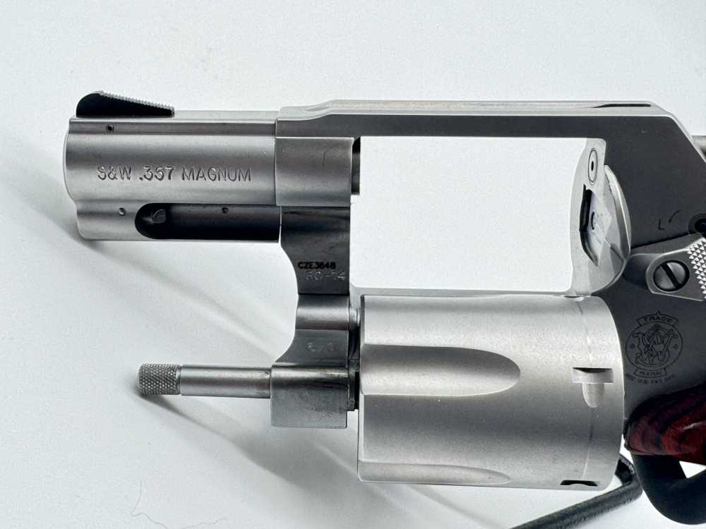 Smith & Wesson Model 60-14 Lady Smith Double Action Revolver-img-17
