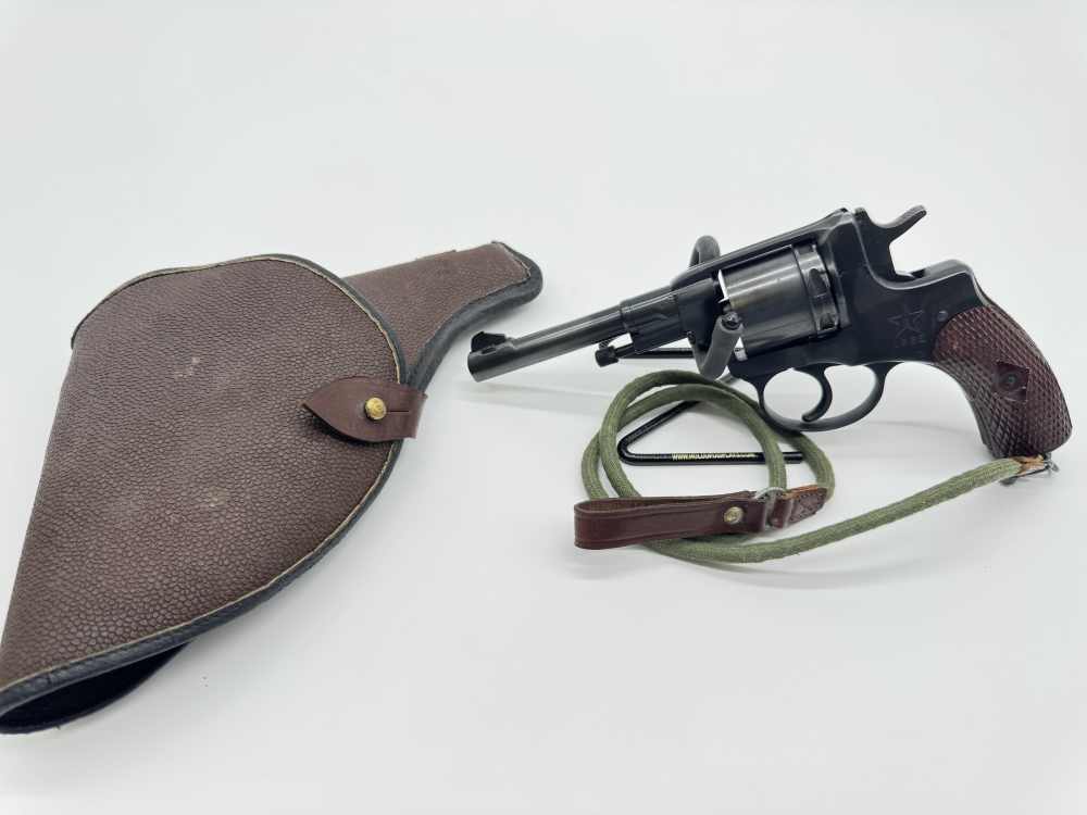 Nagant Model 1895 Tula Arsenal Dated 1932 With Holster Outstanding!-img-0