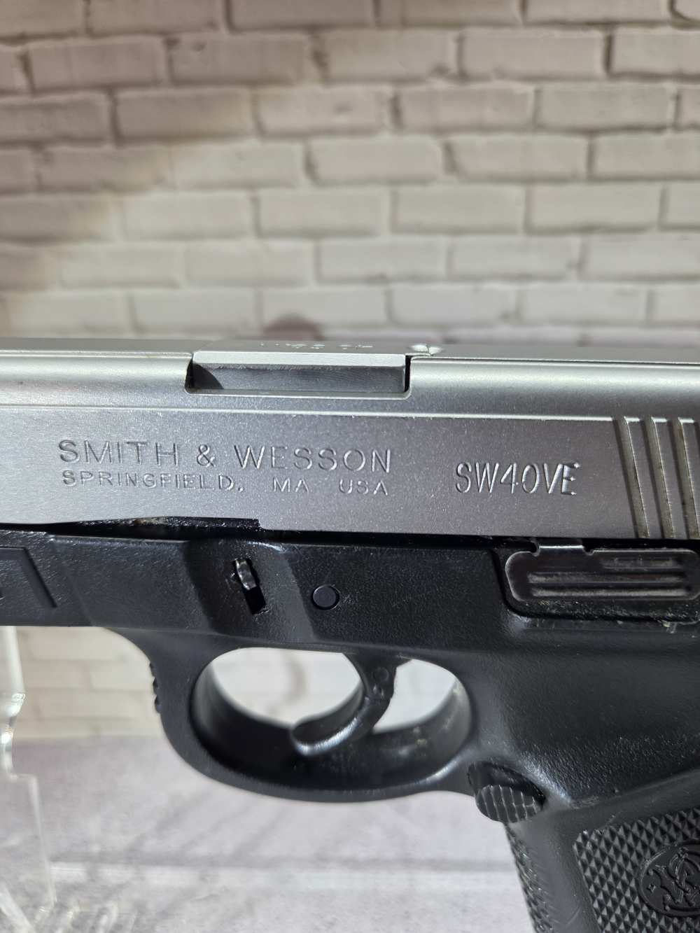 Smith & Wesson SW40VE - DSD3988 - Black/Silver - .40S&W-img-6