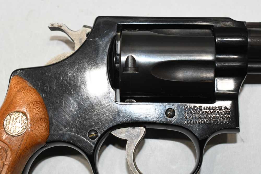Nice Smith & Wesson S&W Model 37 Airweight 5 Shot Revolver 38 Spl 1983-img-3