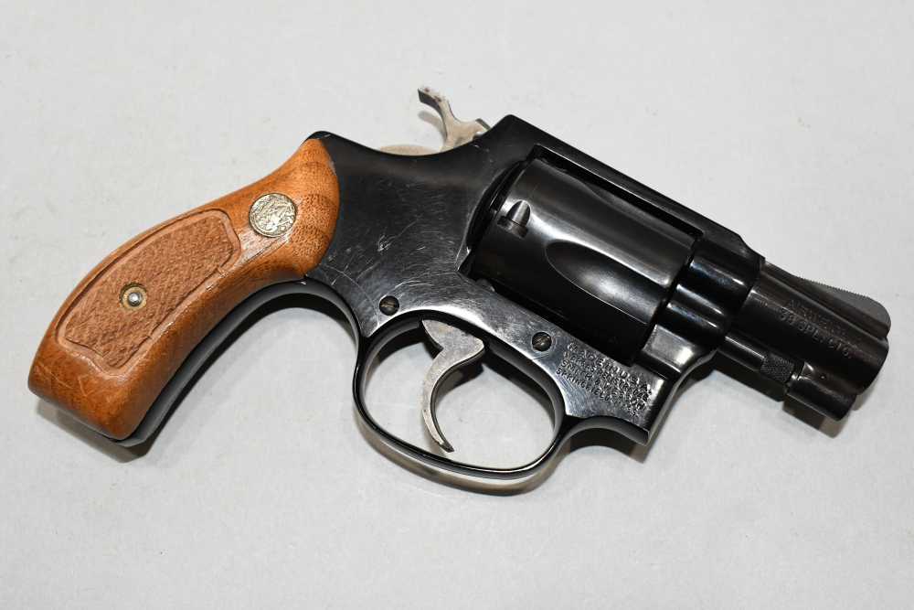 Nice Smith & Wesson S&W Model 37 Airweight 5 Shot Revolver 38 Spl 1983-img-0
