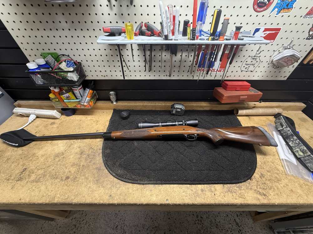 Remington 700 CDL W/ VX1 Leupold 3x9x40 .300 win mag-img-0