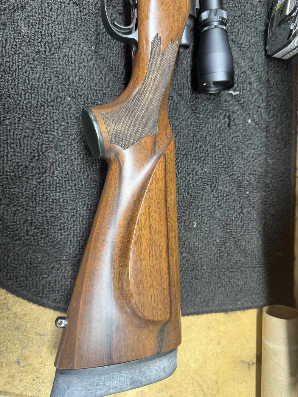 Remington 700 CDL W/ VX1 Leupold 3x9x40 .300 win mag-img-1