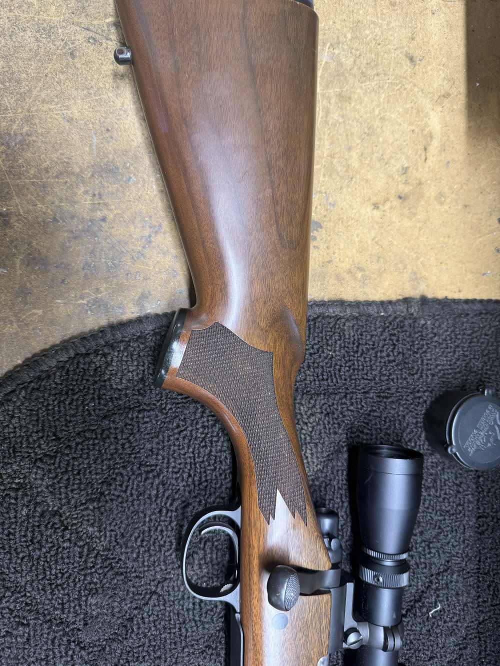 Remington 700 CDL W/ VX1 Leupold 3x9x40 .300 win mag-img-7