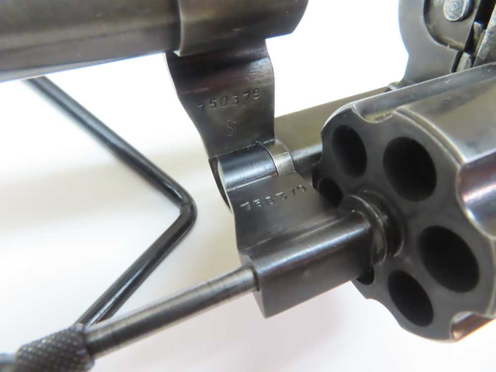 COLT Officers Model USMC PROPERTY Target Revolver Heavy Barrel .38  RARE-img-6