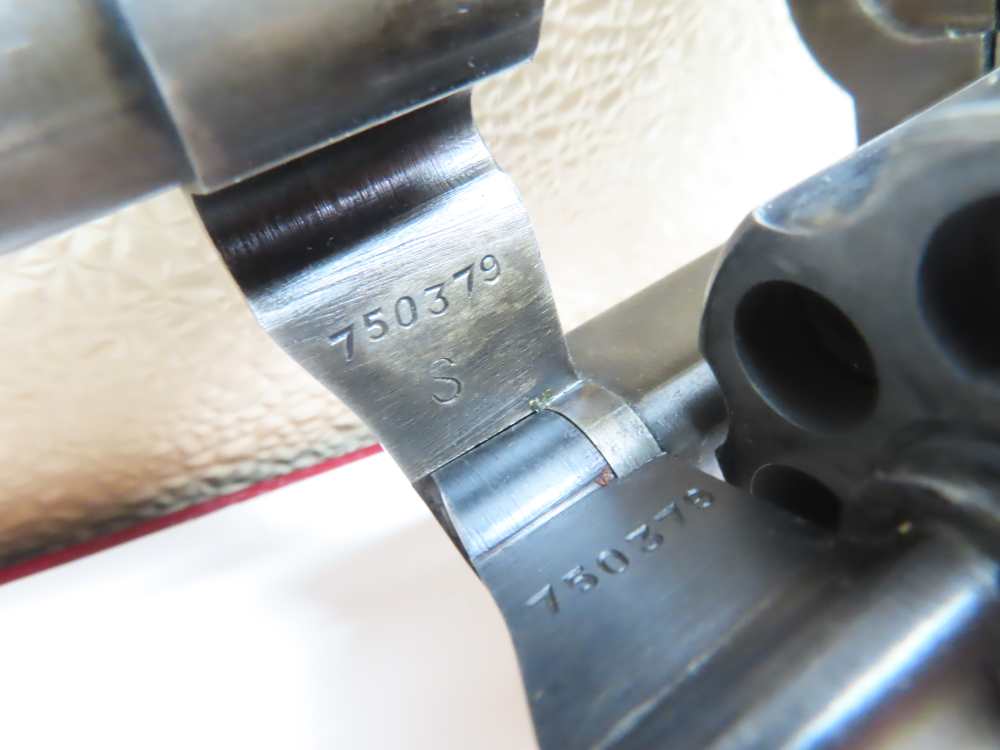 COLT Officers Model USMC PROPERTY Target Revolver Heavy Barrel .38  RARE-img-54
