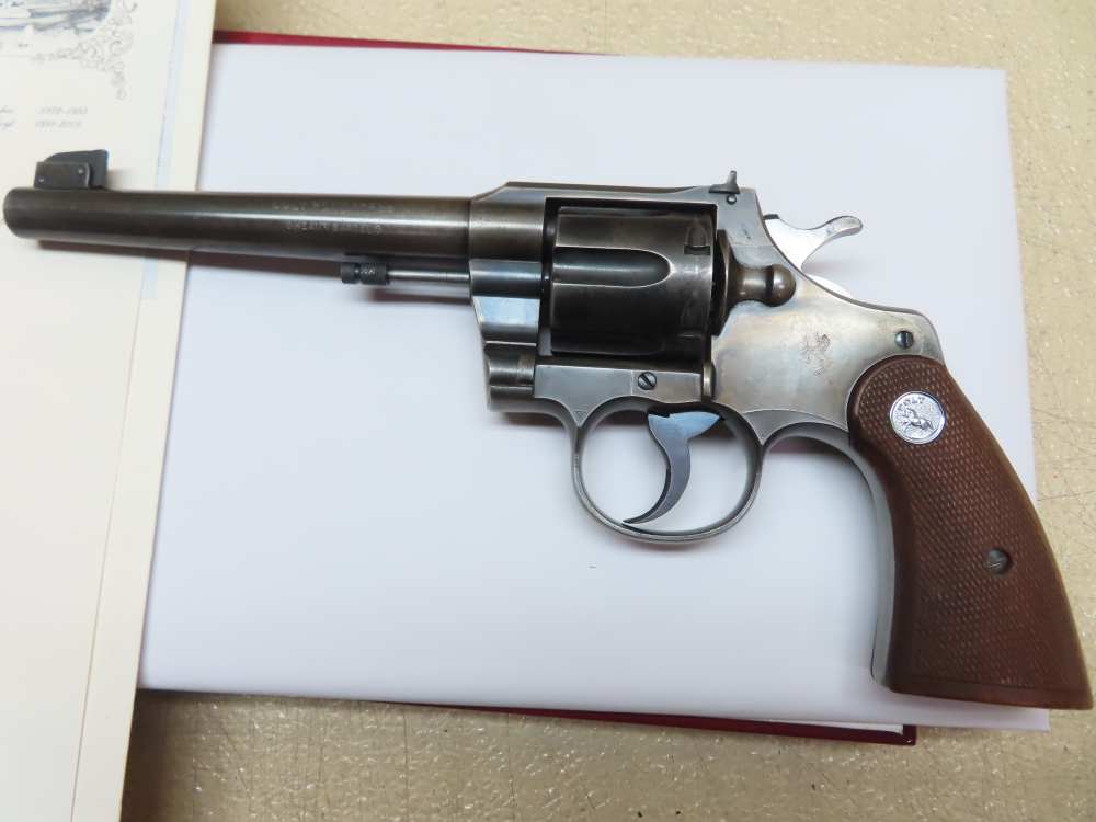 COLT Officers Model USMC PROPERTY Target Revolver Heavy Barrel .38  RARE-img-63