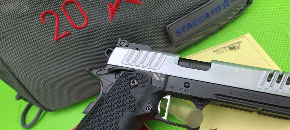 RARE ORIGINAL STACCATO STI XL TUXEDO 9MM 2011 + 6 HI-CAP MAGS IN RANGE BAG -img-9