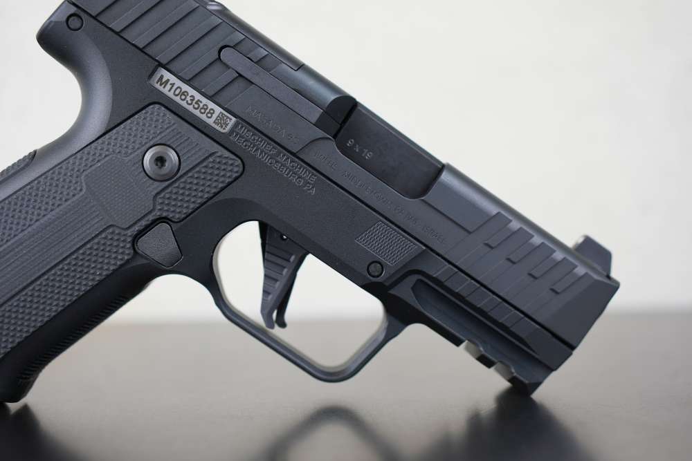 IWI Masada Slim Commander Elite – 9mm | Mischief Machine Aluminum Grip Modu-img-7