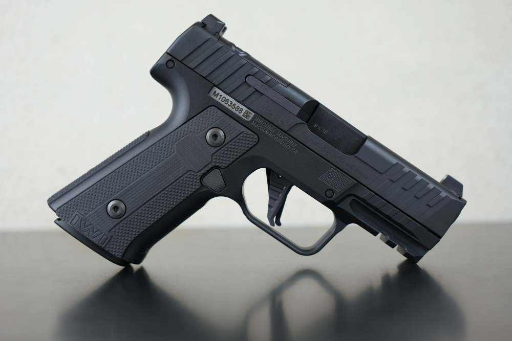 IWI Masada Slim Commander Elite – 9mm | Mischief Machine Aluminum Grip Modu-img-4