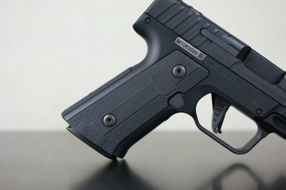 IWI Masada Slim Commander Elite – 9mm | Mischief Machine Aluminum Grip Modu-img-5